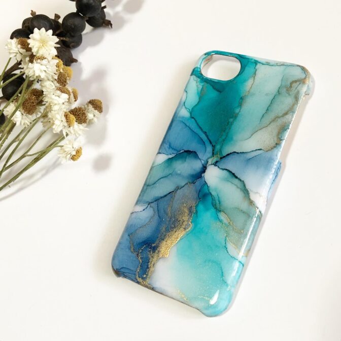 ブルーのスマホケース