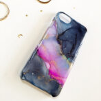 黒いアルコールインクアートのスマホケース