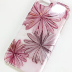 お花のアルコールインクアートのスマホケース
