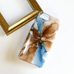 青と茶色のアルコールインクアートスマホケース