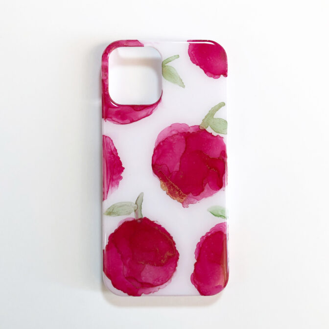 リンゴの柄のスマホケース