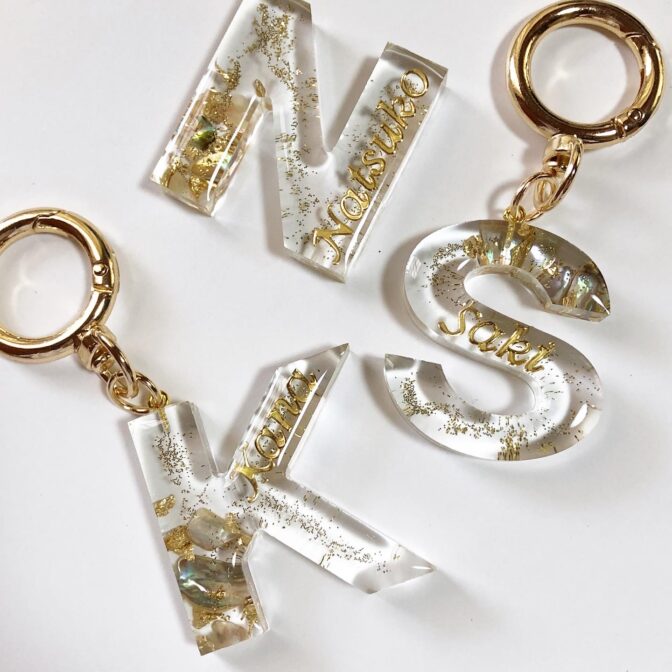 クリアのイニシャルキーホルダー