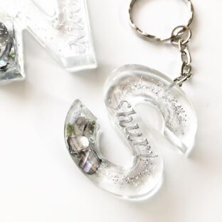 【名入れ】イニシャルキーホルダー/クリアシルバー