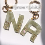 グリーンのイニシャルキーホルダー