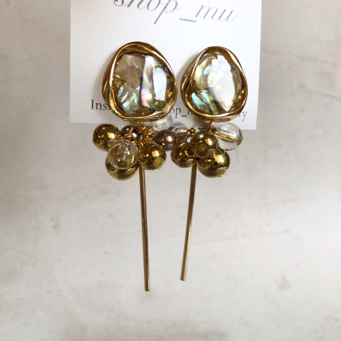 シェルのハンドメイドアクセサリー