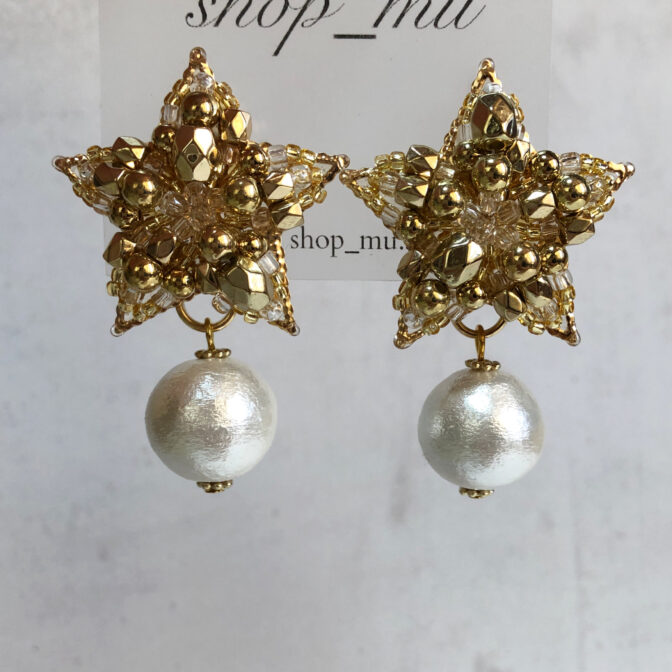 星モチーフのハンドメイドアクセサリー