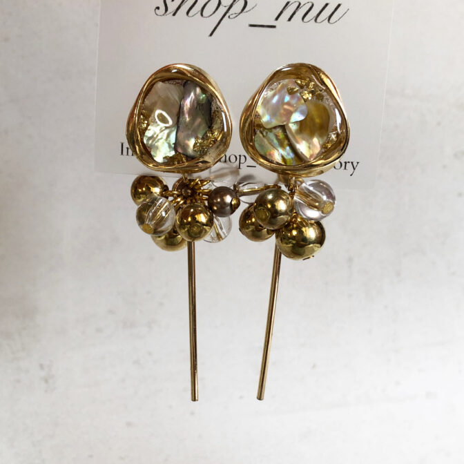 シェルのハンドメイドアクセサリー