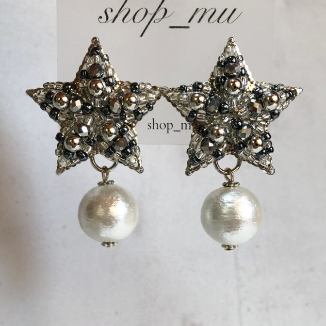 星モチーフのハンドメイドアクセサリー