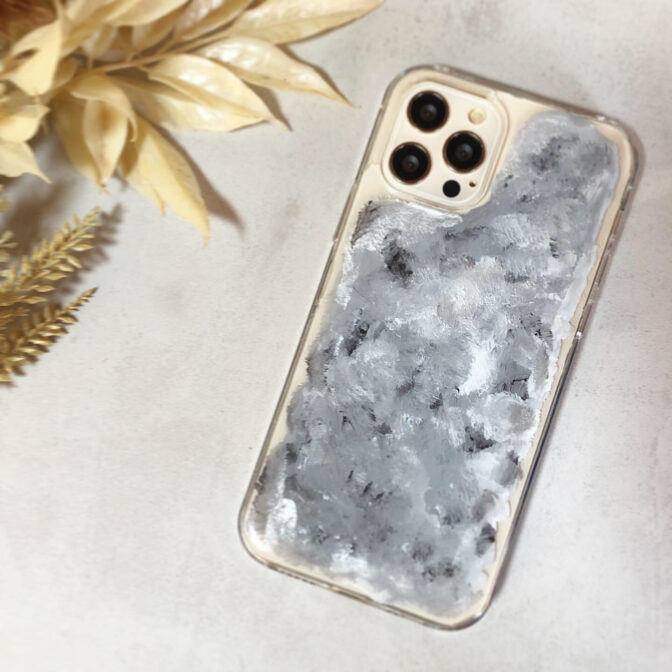 アクリル絵の具で描いたニュアンススマホケース